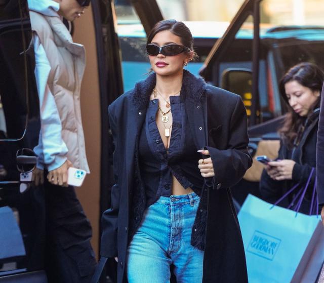 Kylie Jenner's Style Hacks  Stylish outfits, Coat fashion, Fashion