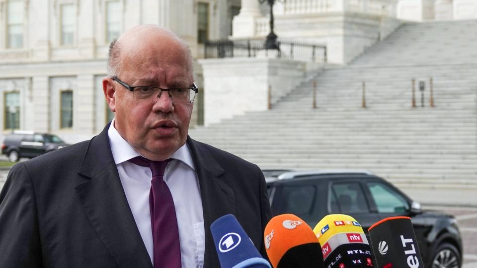 Bundeswirtschaftsminister Peter Altmaier nach einem Treffen mit dem US-Handelsbeauftragten Lighthizer. Foto: Andreas Hoenig