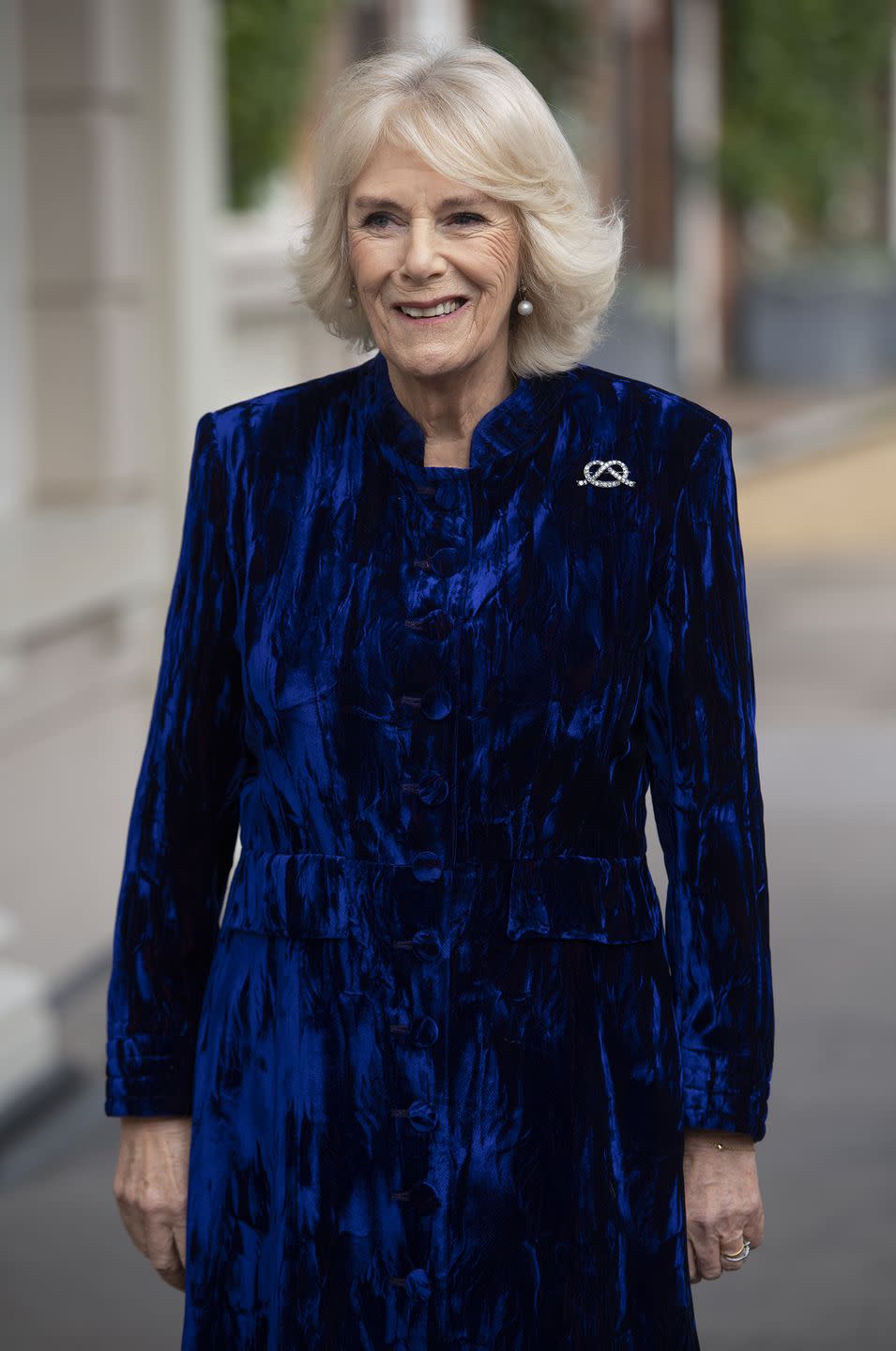 the duchess of cornwall decorates clarence house christmas tree virtually with children from helen douglas house