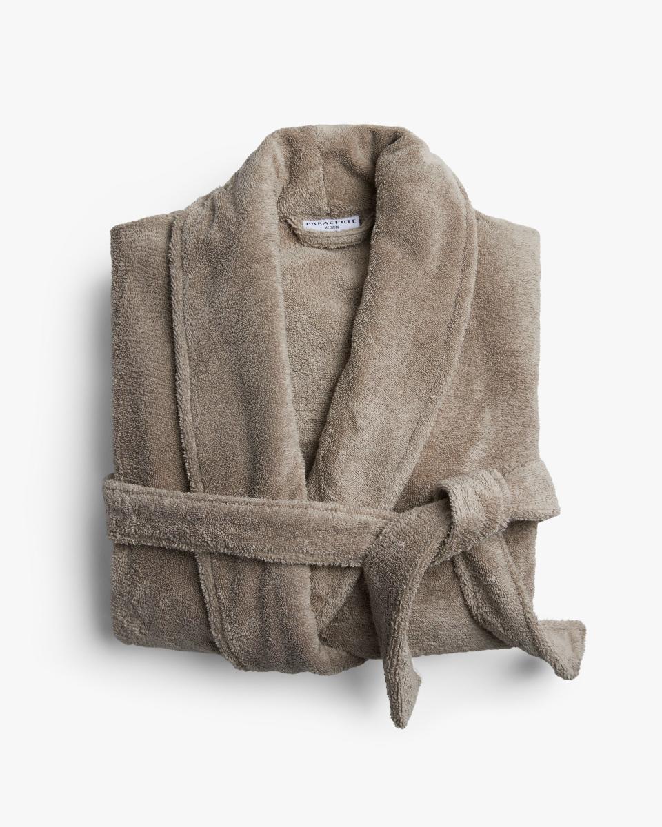 <p><a href="https://go.redirectingat.com?id=74968X1596630&url=https%3A%2F%2Fwww.parachutehome.com%2Fproducts%2Fclassic-bathrobe&sref=https%3A%2F%2Fwww.townandcountrymag.com%2Fstyle%2Fmens-fashion%2Fg45854322%2Fbest-mens-robes%2F" rel="nofollow noopener" target="_blank" data-ylk="slk:Shop Now;elm:context_link;itc:0;sec:content-canvas" class="link ">Shop Now</a></p><p>Classic Turkish Cotton Robe</p><p>parachutehome.com</p><p>$99.00</p>