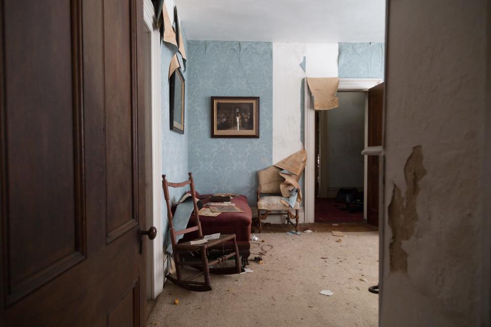 abandoned home long island bedroom