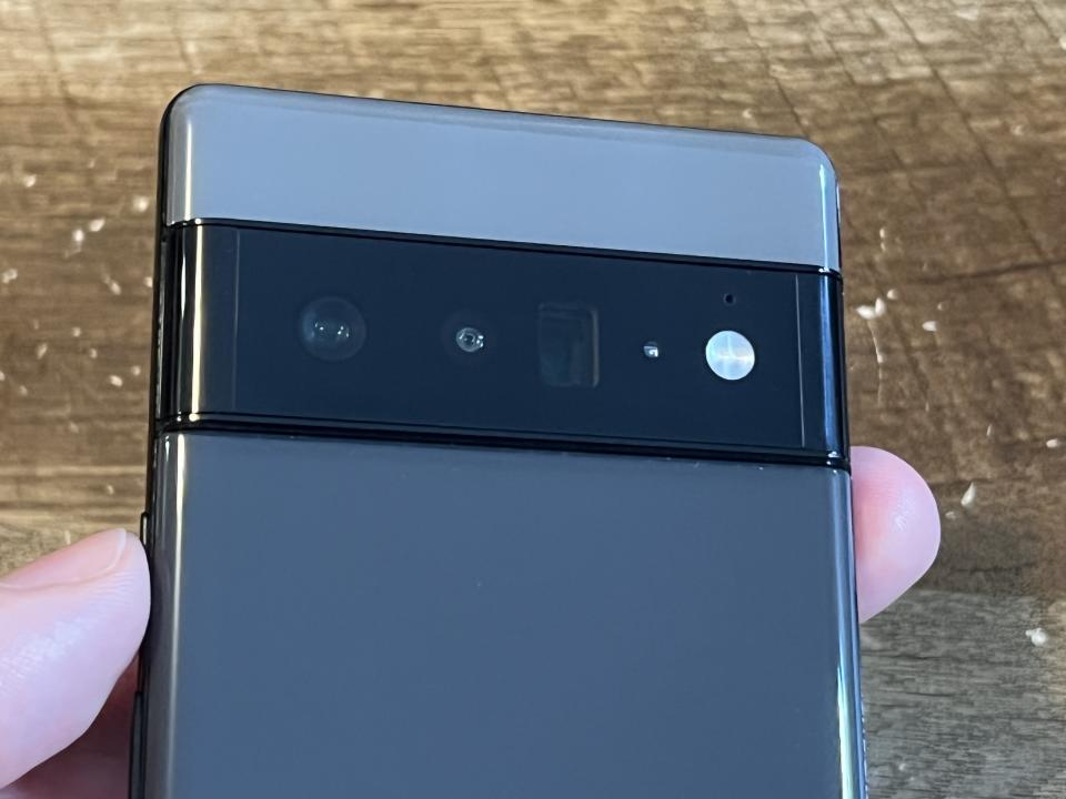 The Pixel 6 Pro gets a wide angle, ultra-wide angle, and 4x telephoto lens camera setup. (Image: Howley)