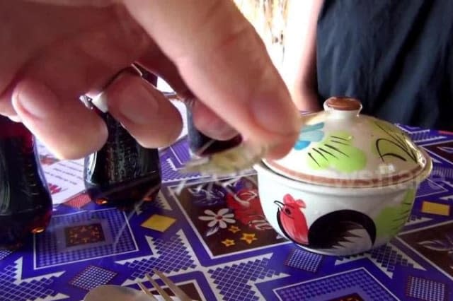 Couple served very 'lively' breakfast in Cambodia