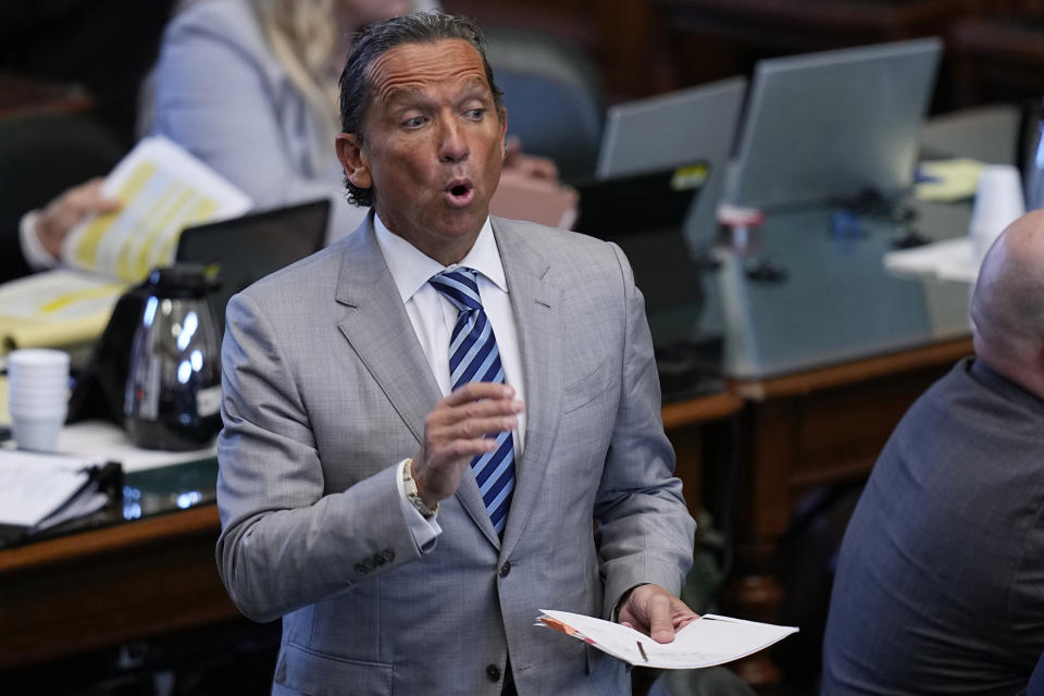 Attorney Tony Buzbee cross examines witness Jeff Mateer during the impeachment trial for Texas Attorney General Ken Paxton in the Senate Chamber at the Texas Capitol, Wednesday, Sept. 6, 2023, in Austin, Texas. (AP Photo/Eric Gay)