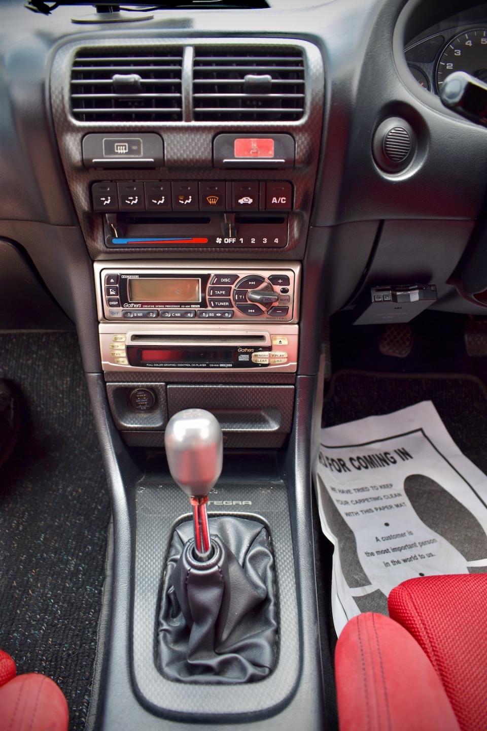 1996 Honda Integra Type R center console