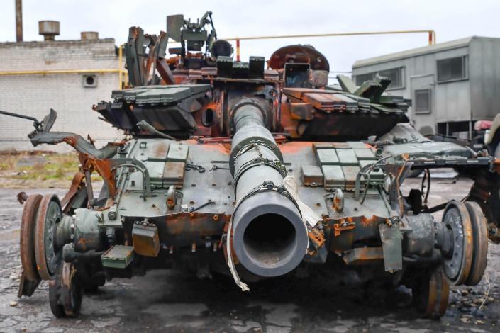 Destroyed Russian tank in Lyman
