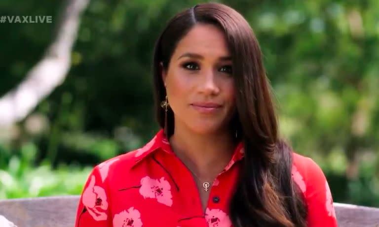 Meghan Markle's necklace is a scene-stealer. (Photo: YouTube)