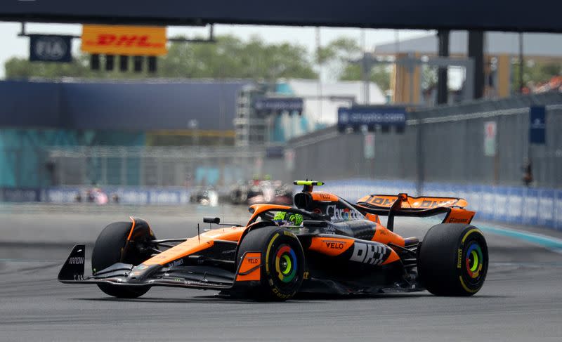 FOTO DE ARCHIVO. Lando Norris, piloto de la escudería McLaren durante el Gran Premio de Miamia de Fórmula Uno, en el Autódromo Internacional de Miami, Miami, Florida, EEUU