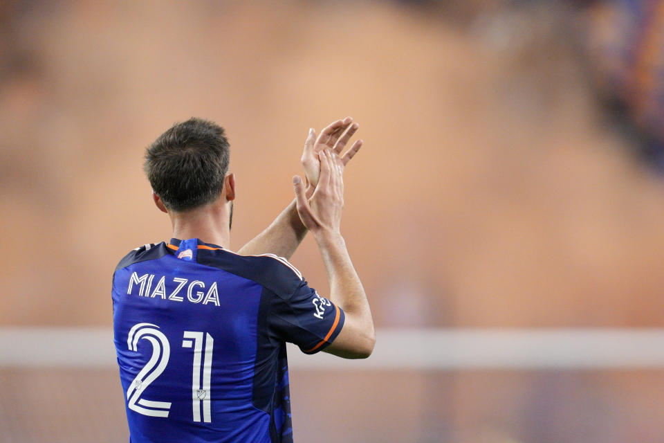 FC Cincinnati's Matt Miazga (21) applauds towards supporters following an MLS soccer match against CF Montreal Wednesday, May 17, 2023, in Cincinnati. (AP Photo/Jeff Dean)