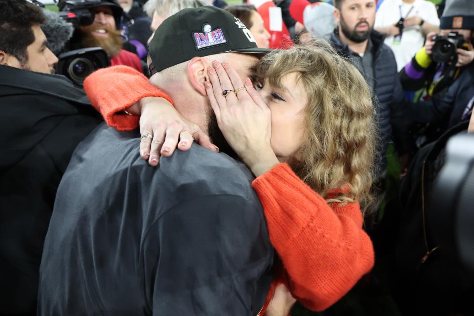 <h1 class="title">Taylor Swift Travis Kelce AFC Championship - Kansas City Chiefs v Baltimore Ravens</h1><cite class="credit">Rob Carr/Getty Images</cite>