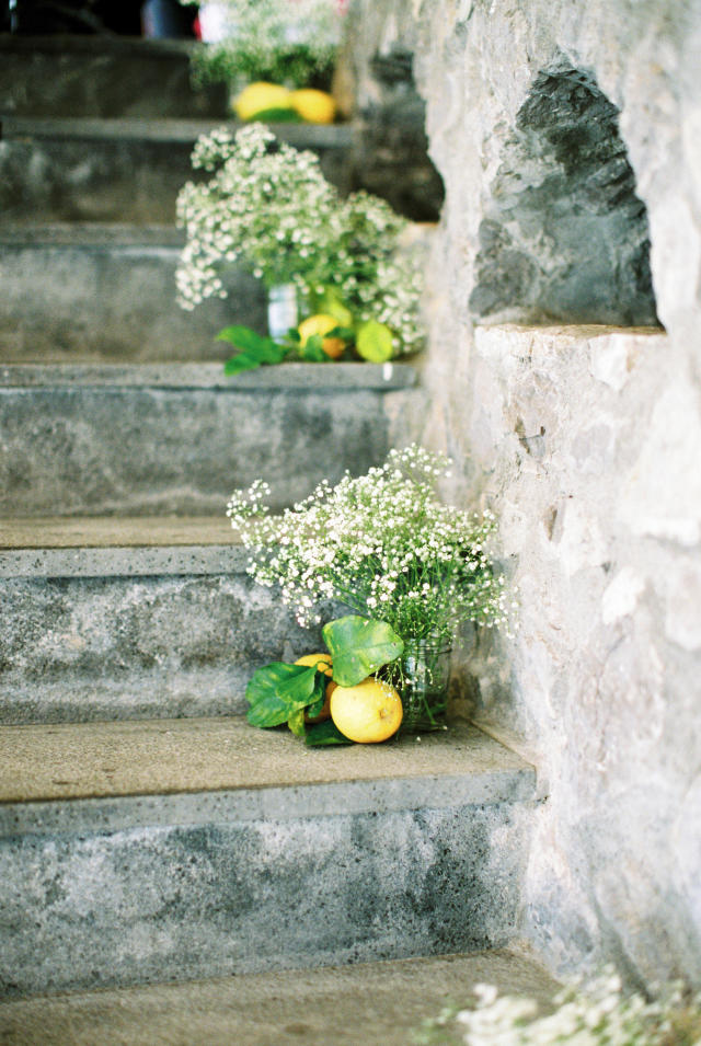 9 Wedding Decorations Ideas Centered Around Lemons