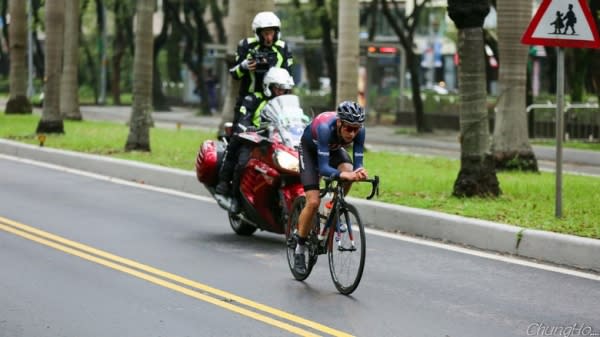 自由車環台直播創舉  空拍跟拍放送全世界