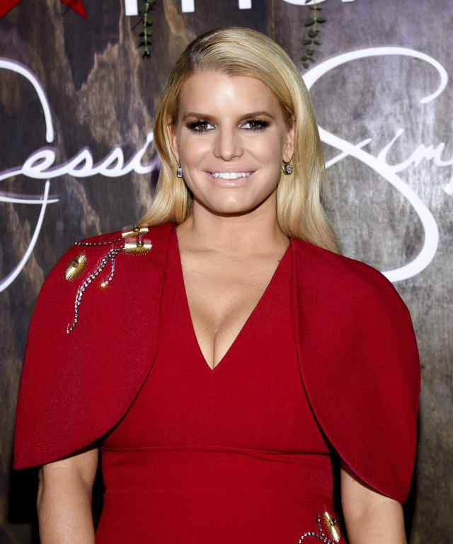 Jessica Simpson shows off fresh makeup-free selfie - Good Morning