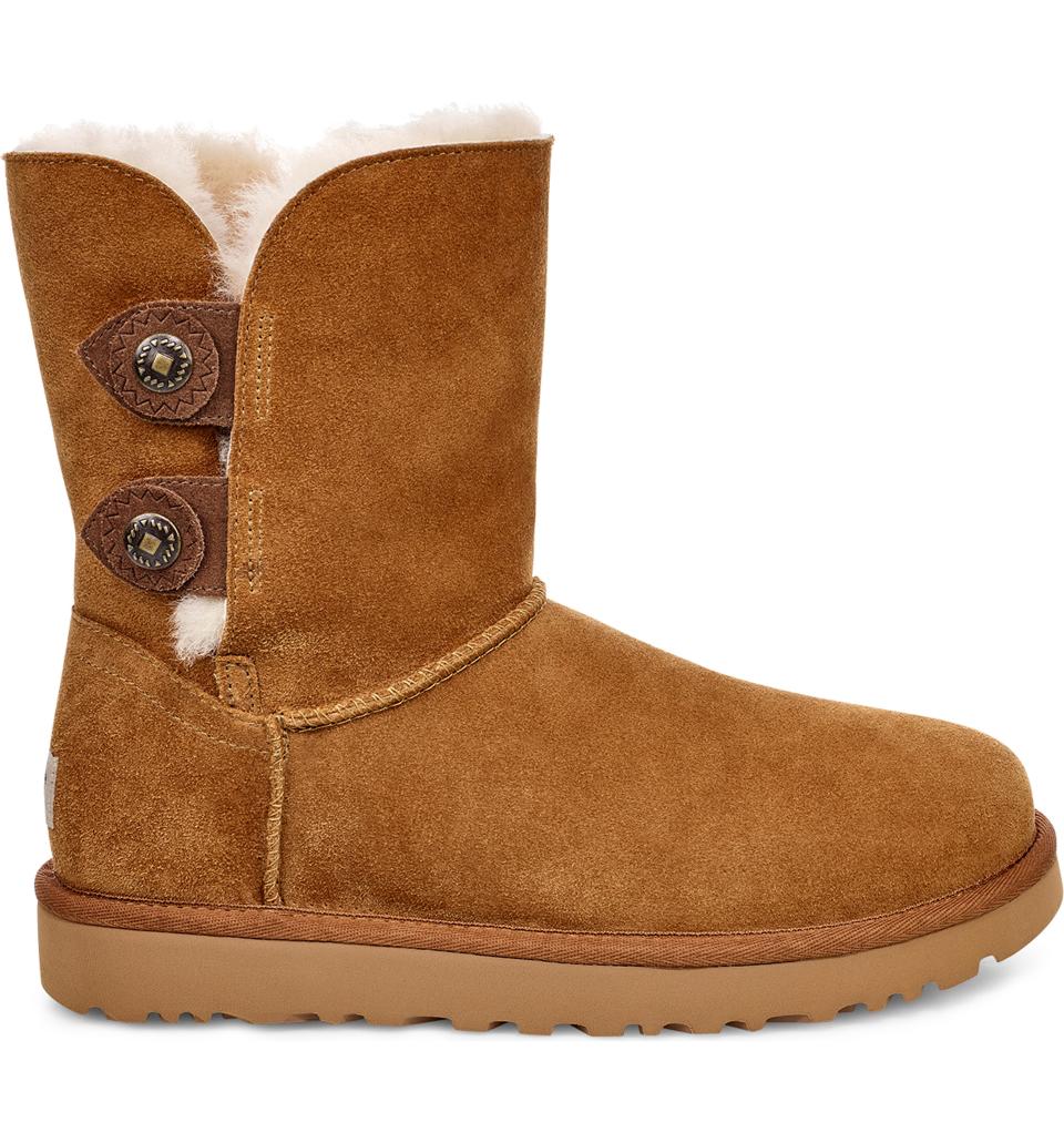 Save on these ultra-soft shearling booties. (Photo: Nordstrom)