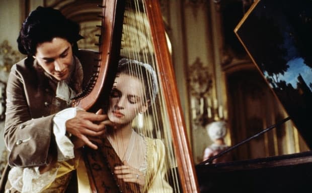 Keanu Reeves and Uma Thurman in "Dangerous Liaisons"<p>Lorimar Films Entertainment</p>