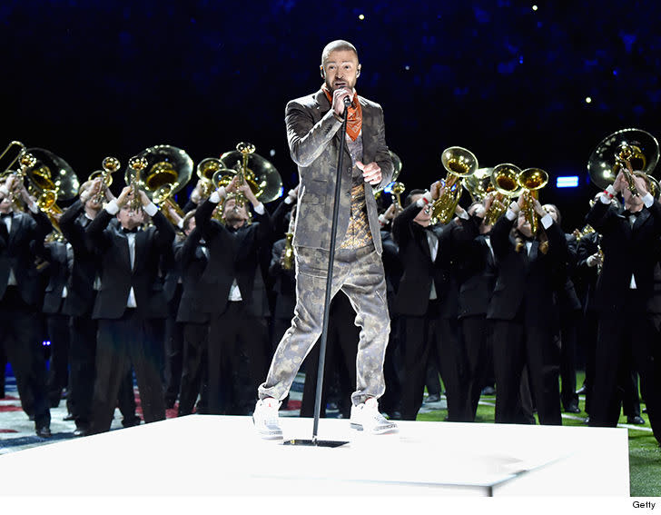 Justin Timberlake performs at halftime during Super Bowl LII. (Photo: Getty Images)