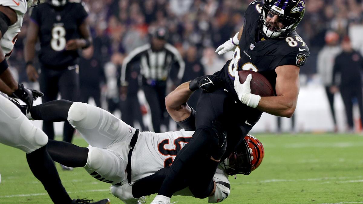 John Harbaugh fragt, warum Logan Wilson einen Hip-Drop-Tackle gegen Mark Andrews einsetzen musste