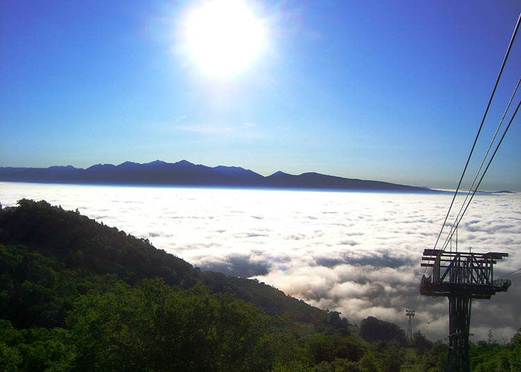 Between the middle of August and up to October, layers of clouds form in the basin in the early morning