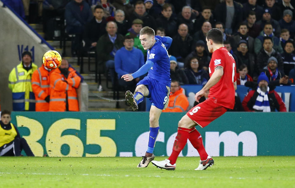 Football Soccer - Leicester City v Liverpool - Barclays Premier League - King Power Stadium - 2/2/16 Jamie Vardy scores the first goal for Leicester City Reuters / Darren Staples Livepic EDITORIAL USE ONLY. No use with unauthorized audio, video, data, fixture lists, club/league logos or "live" services. Online in-match use limited to 45 images, no video emulation. No use in betting, games or single club/league/player publications. Please contact your account representative for further details.