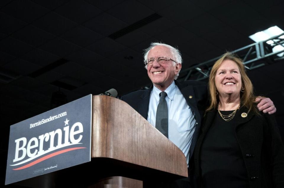 From left: Sen. Bernie Sanders and wife Jane Sanders in Iowa | Al Drago/Bloomberg via Getty Images