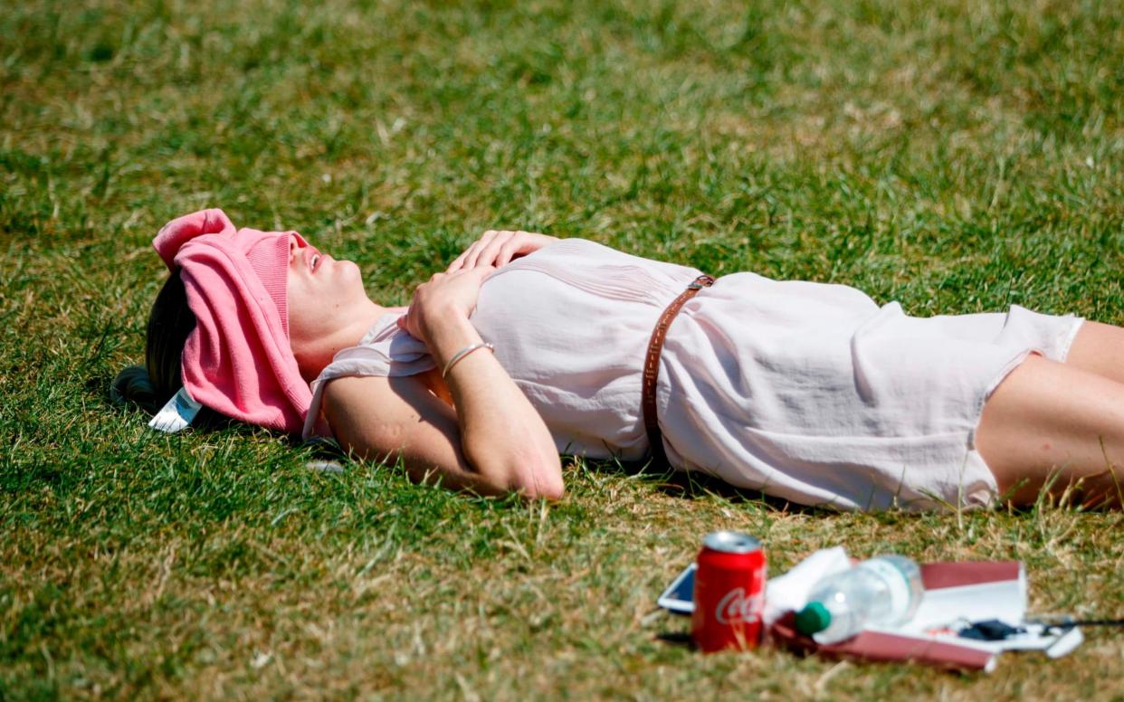 heat rash heatwave summer hot weather skin risk irritants