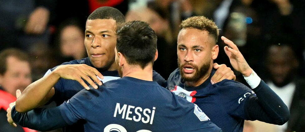 En grande forme depuis le début de saison, Messi, Neymar et Mbappé devront passer l'obstacle bavarois en 8e.  - Credit:MUSTAFA YALCIN / ANADOLU AGENCY / Anadolu Agency via AFP