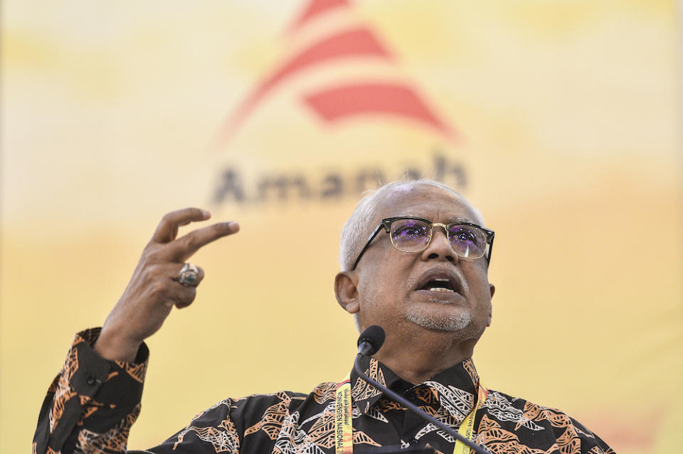 Datuk Mahfuz Omar speaks during the Amanah National Convention in Shah Alam December 8, 2019. — Picture by Miera Zulyana