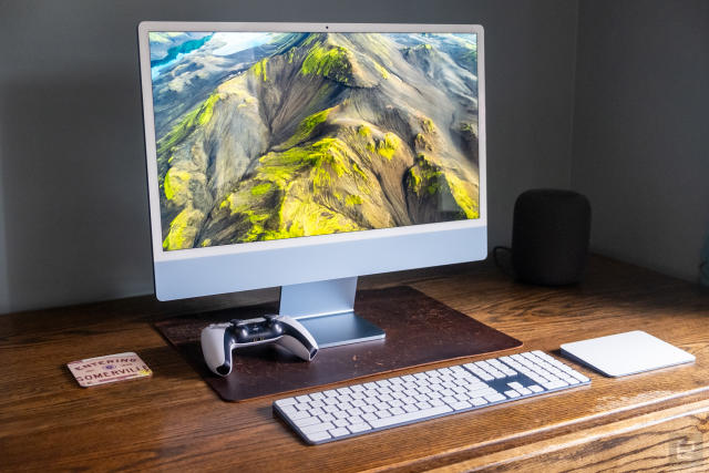 24-inch iMac M3 with Magic Keyboard