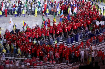 2016 Rio Olympics - Closing Ceremony - Maracana - Rio de Janeiro, Brazil - 21/08/2016. Athletes from Canada come into the arena. REUTERS/Yves Herman