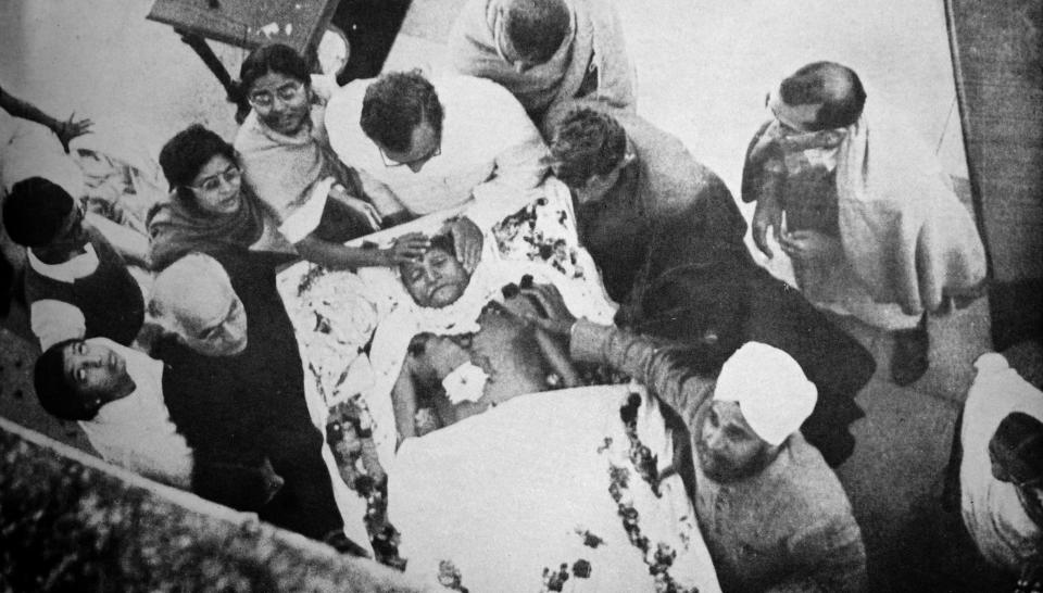 Funeral of Mohandas Karamchand Gandhi after he was assassinated in the garden of Birla House, on 30 January 1948. Gandhi (1869 - 1948), was the preeminent leader of the Indian independence movement in British-ruled India. Employing nonviolent civil disobedience, Gandhi led India to independence and inspired movements for civil rights and freedom across the world. (Photo by: Universal History Archive/ Universal Images Group via Getty Images)