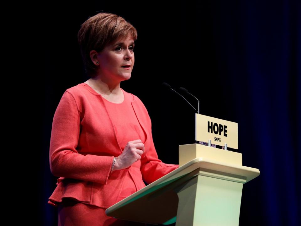 Brexit: Nicola Sturgeon calls on PM for Norway-style deal as 'democratic compromise'