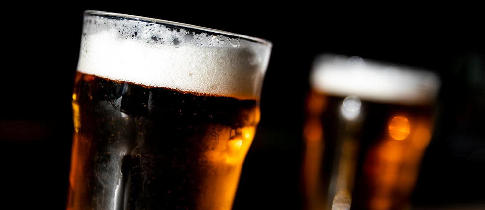 Un « repas substantiel » devra accompagner l'alcool dans de nombreux pubs au Royaume-Uni.
