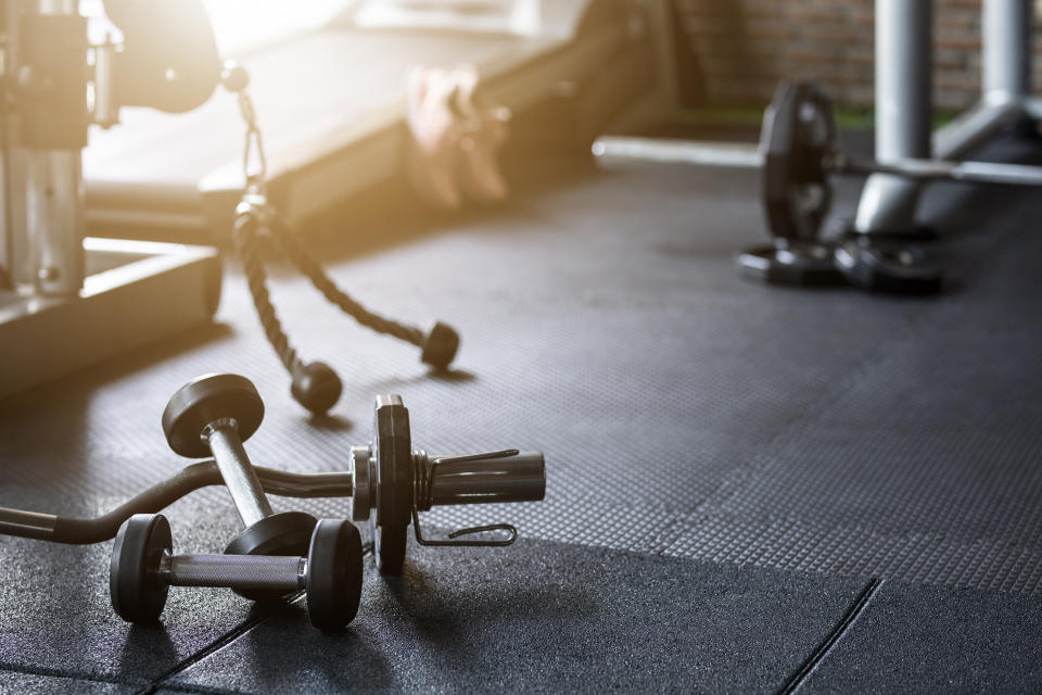 Auf der Social-Media-Plattform TikTok berichtet eine Frau von einer unangenehmen Situation im Fitnessstudio. (Symbolbild: Getty)