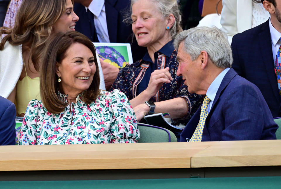 Carole et Michael Middleton souriants à Wimbledon