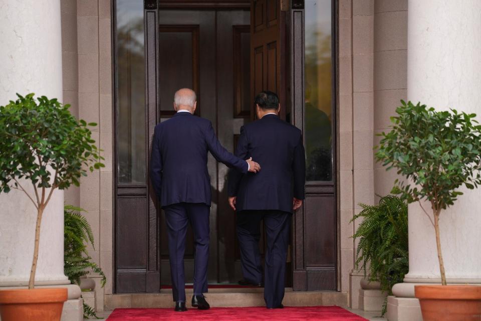 2023年11月15日，美國總統拜登與中國國家主席習近平在舊金山費羅麗莊園握手，展開雙邊峰會。紐約時報／美聯社