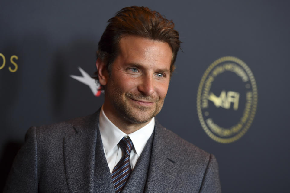 Bradley Cooper llega a los Premios AFI 2019 en el hotel The Four Seasons el viernes 4 de enero de 2019 en Los Angeles. (Foto Jordan Strauss/Invision/AP)