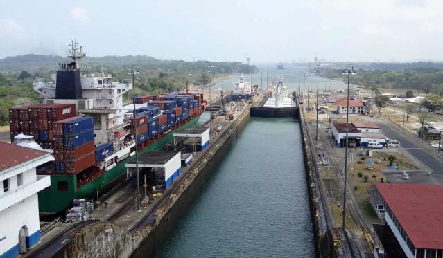 Más de 200 buques están atrapados en el Canal de Panamá por cuenta de la  sequía
