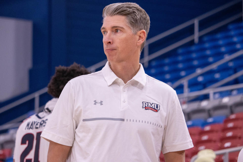 Robert Morris head coach Andy Toole looks on at his team during the 2022-23 season.