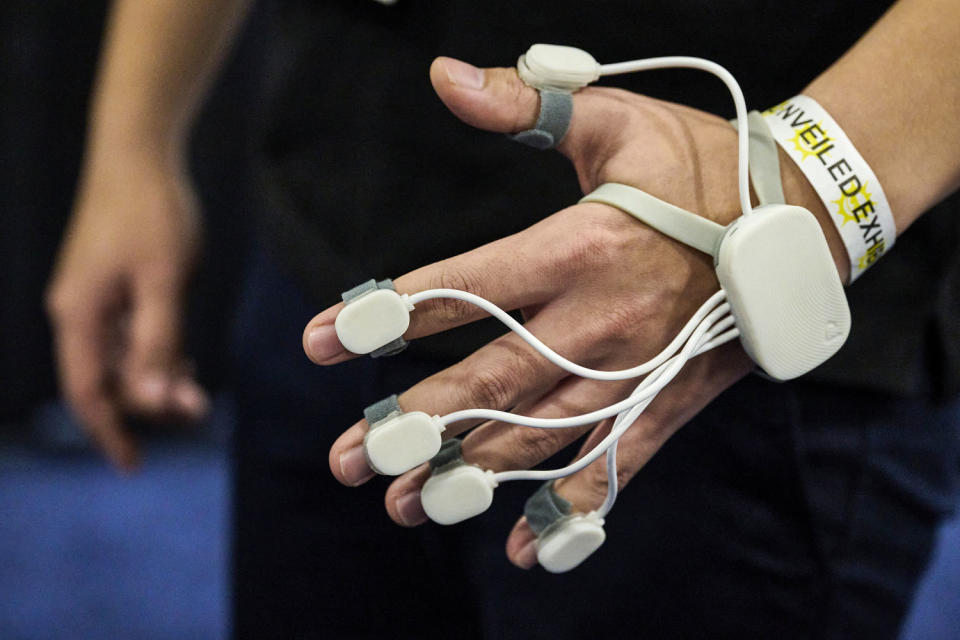 A Palmplug multi-sensory wearable device (Bridget Bennett / Bloomberg via Getty Images)