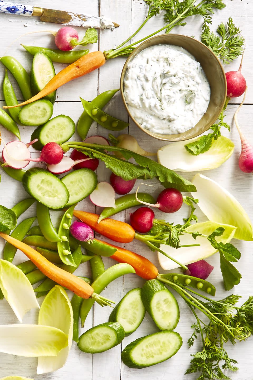 Fresh Crudités with Herbed Cheese Dip