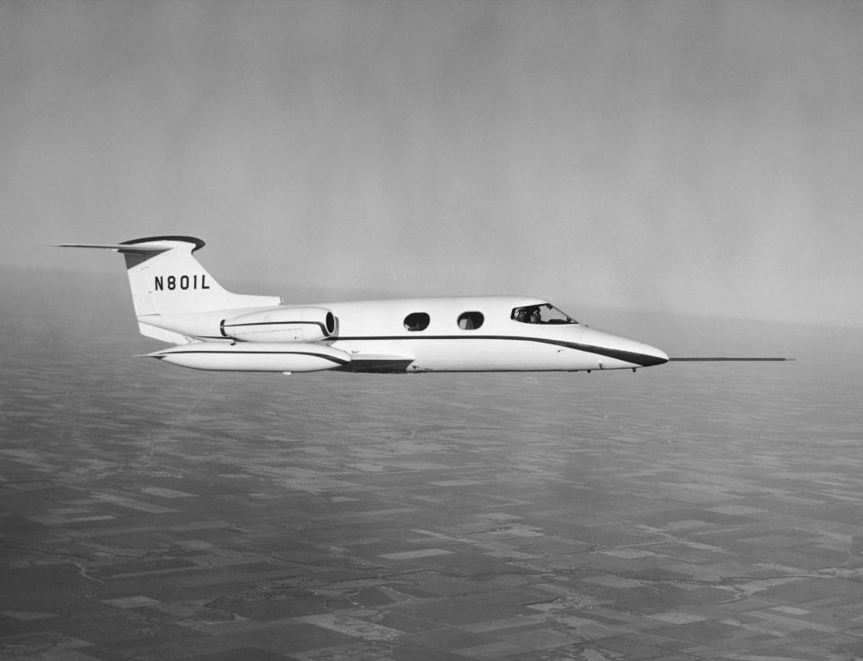 Learjet 23