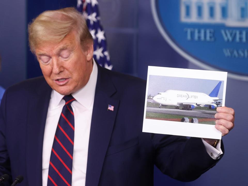 Boeing 747 Dreamlifter Trump