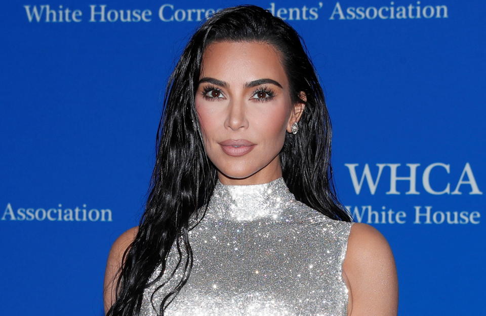 Kim Kardashian arrive sur le tapis rouge pour les correspondants annuels de la Maison Blanche & # 39;  Dîner de l'association à Washington, États-Unis, le 30 avril 2022. REUTERS/Tom Brenner