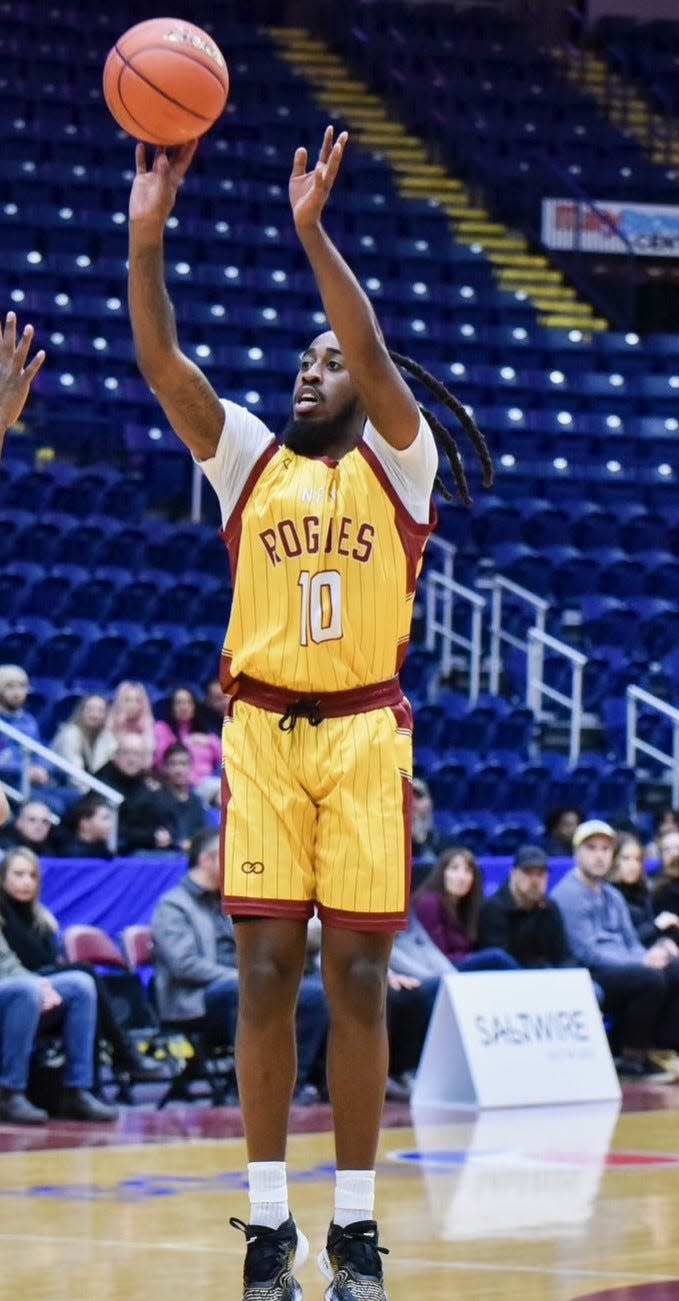 Pensacola native Shawndarius Cowart (10) takes a jump shot during a game for the Newfoundland Rogues of the Basketball Super League in Canada.