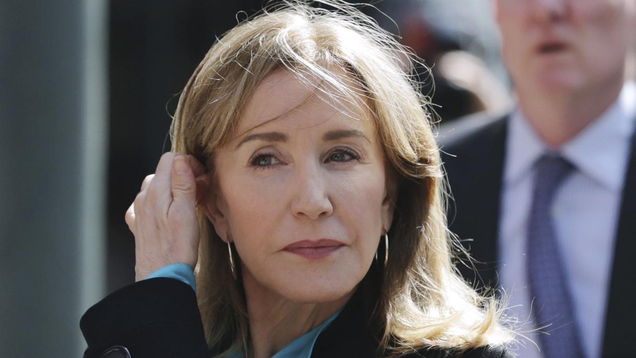 Nach ihrer Haftentlassung muss Felicity Huffman noch gemeinnützige Arbeit leisten.