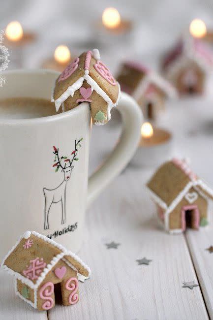 Bite Sized Gingerbread Houses