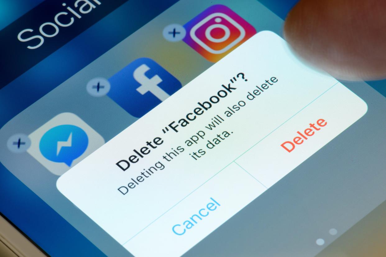 deleting Facebook app from smartphone