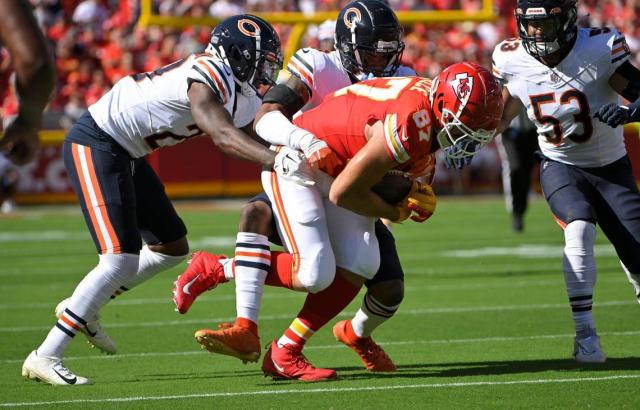 Photos: All eyes on Taylor Swift and Travis Kelce during Sunday's game at  Arrowhead