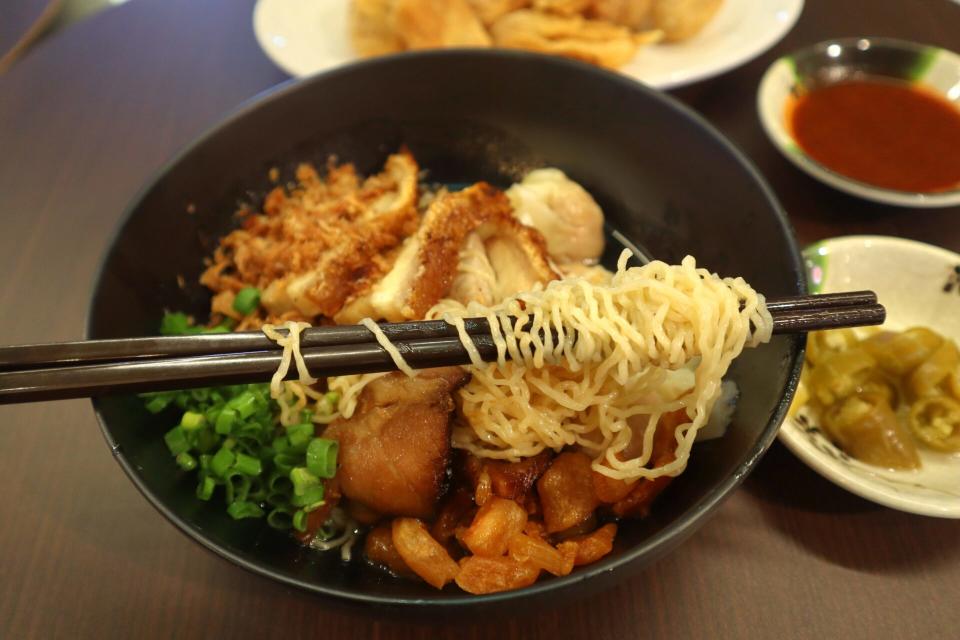 singapore jiak - dunman wanton mee closeup