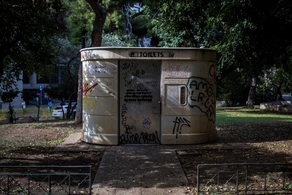 <p>A public toilet at Klafthmonos Square in Athens, Greece. (Photo: Angelos Tzortzinis/AFP/Getty Images) </p>